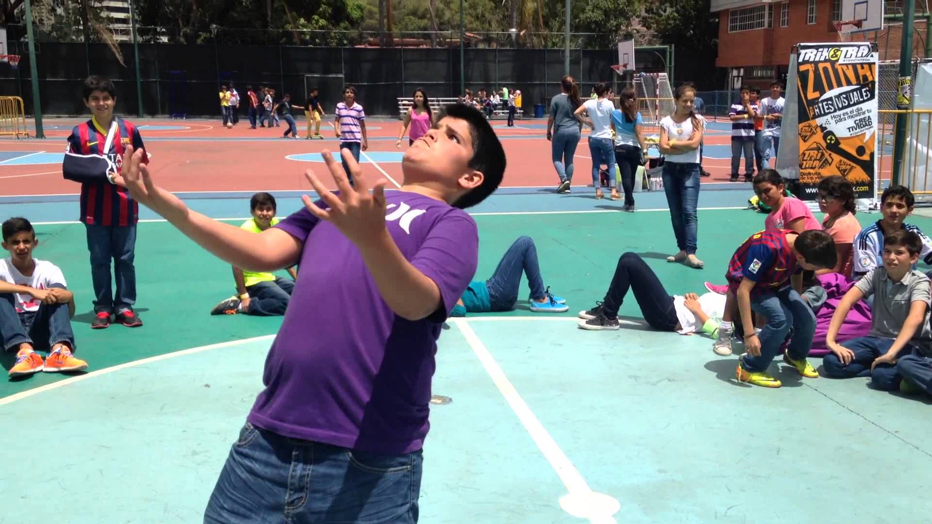 Talento de dominio de balón en la Zona Trix en el TrixandTrax del Colegio el Peñon