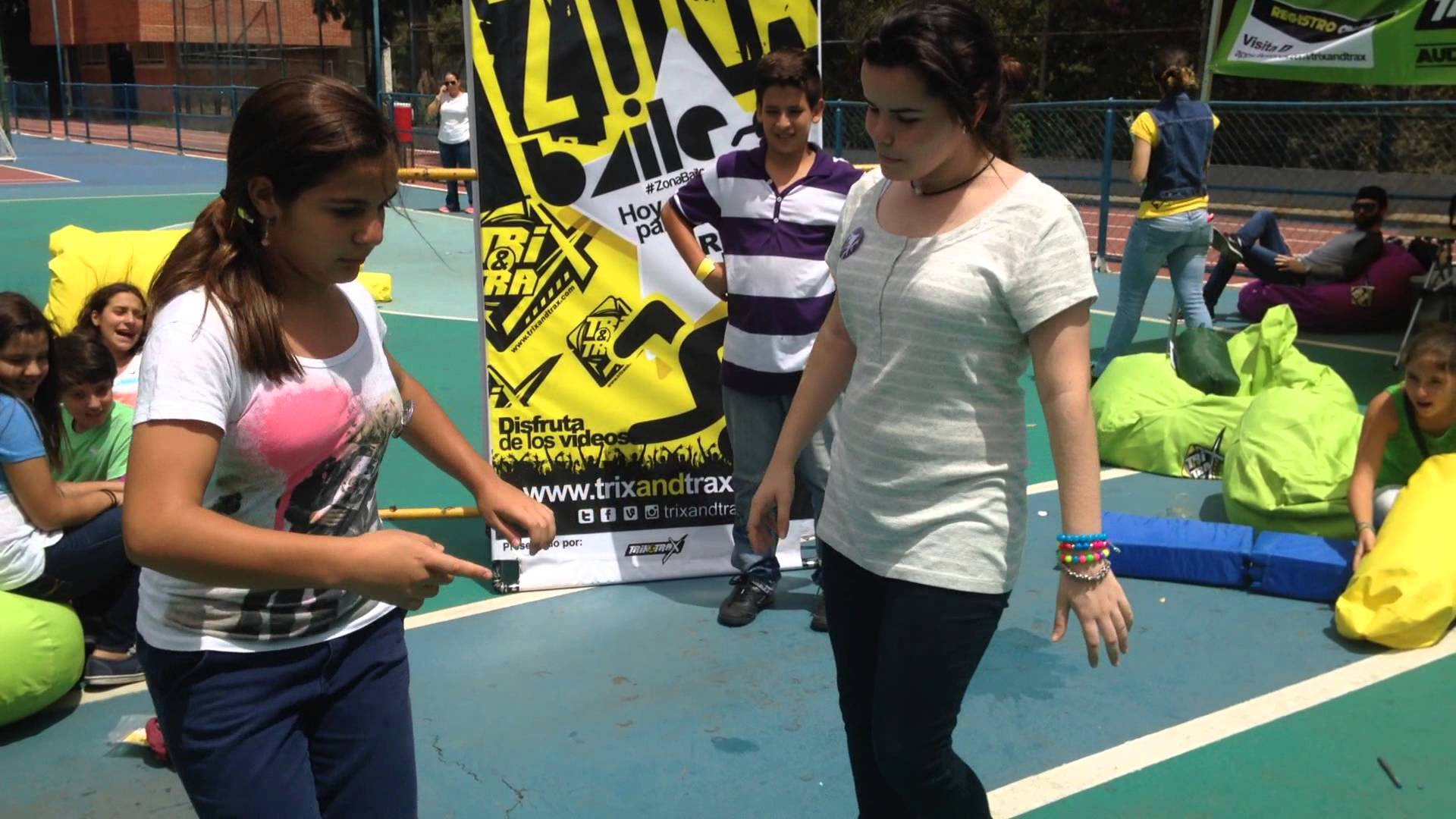 Talentos compitiendo en la Zona Baile en el TrixandTrax del Colegio el Peñon