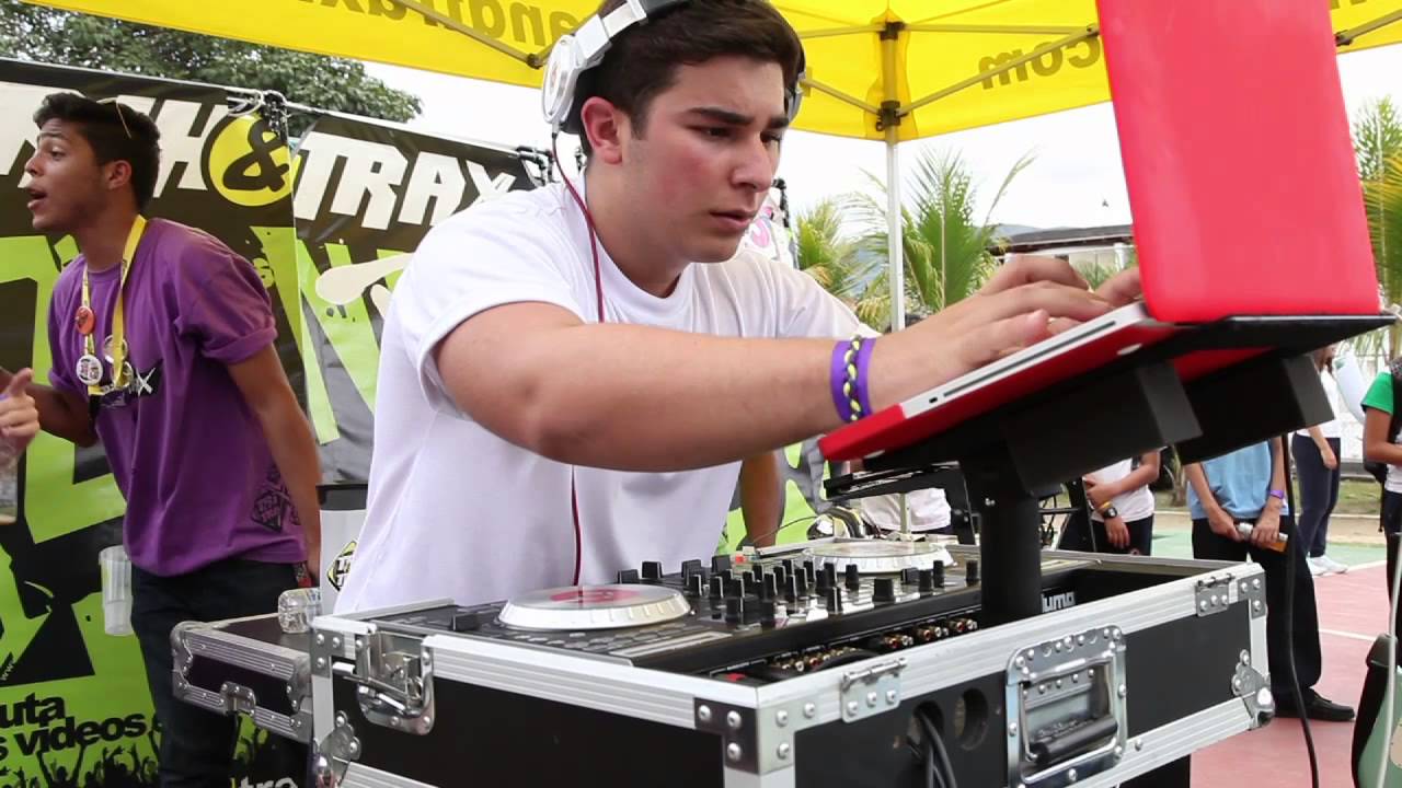 Gian Mauro 1 – Talento Trax Dj – Instituto Escuela