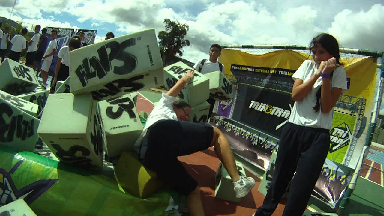 Salto a la Piscina Flips Instituto Escuela 2