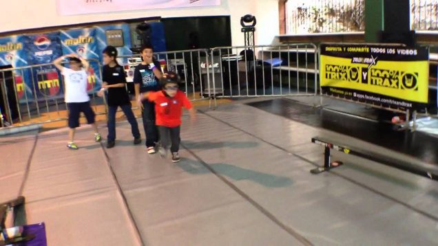 Ricardo – TRIX – Salto piscina.mov