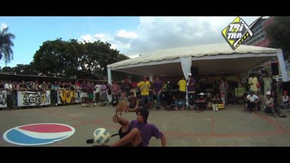 TRIX CHOCO NOVOA FOOTBALL FREESTYLE  TRIXANDTRAX EN LA UCV. FEBRERO 2012