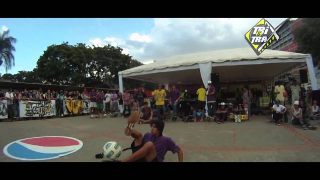 TRIX CHOCO NOVOA FOOTBALL FREESTYLE  TRIXANDTRAX EN LA UCV. FEBRERO 2012