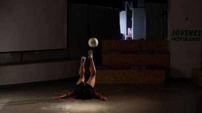 TrixandTrax Day   Ronny Santaella  Súper Héroe Trix   Football Freestyle