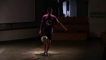 TrixandTrax Day   Samuel Hernandez  Súper Héroe Trix   Football Freestyle