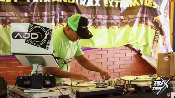 SuperHeroes Presentación Trax Colegio Champagnat 2016